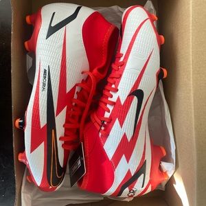 NIKE SUPERFLY SIZE 6.5 W 8 M | brand new never worn